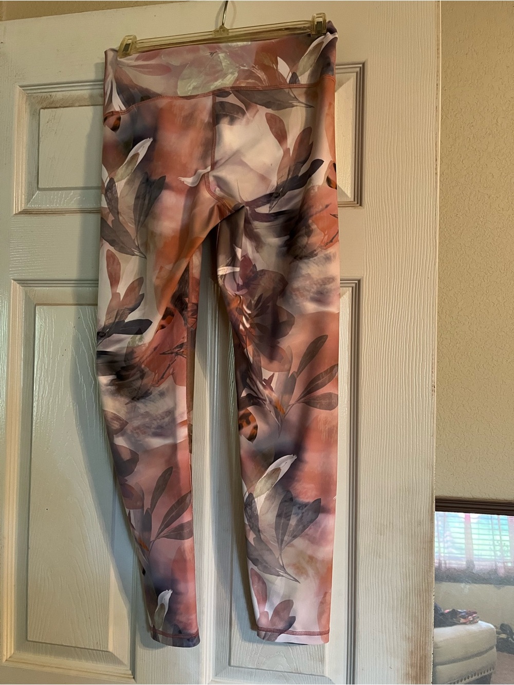 Old Navy Pink Purple Floral High-Waist Leggings - Picture 3 of 3